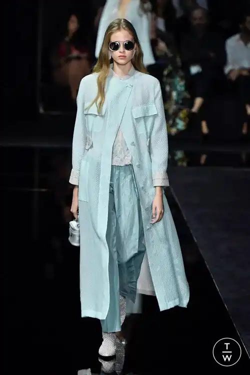 2020春夏女装流行趋势整体单色