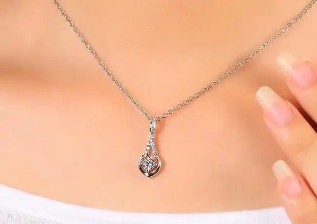 18k白 30分 钻石吊坠