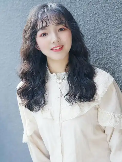 想要焊在头上的慵懒法式卷非常显发量的卷发