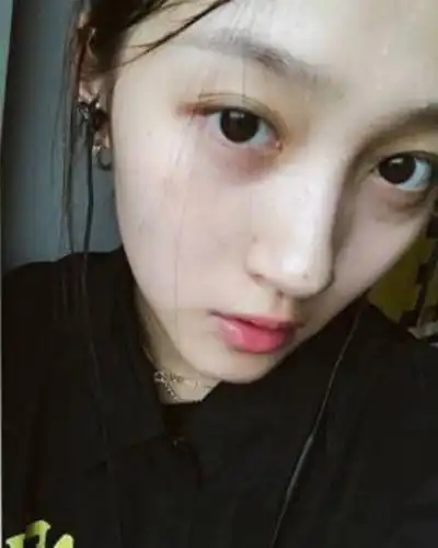 沉迷运动的元气少女! 关晓彤素颜美肌白里透红