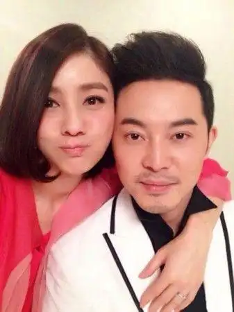 沙溢还没有结婚,他的女友胡克将于本月20日举行婚礼.