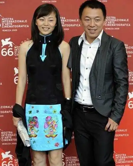 黄渤老婆女儿近照曝光 妻子小欧照片资料揭秘