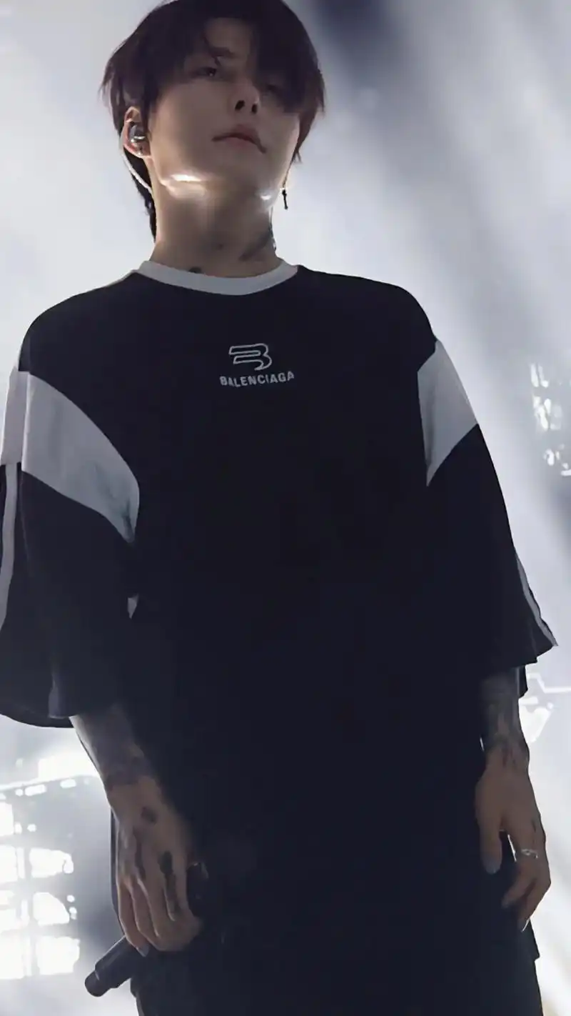 我心中仅次于周杰伦的男人 1月前·广东 0 分享 回复 不近女色 .