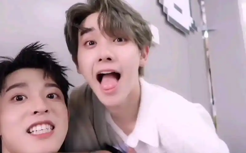 高卿尘尹浩宇出现在吴宇恒海花岛vlog的泰国line