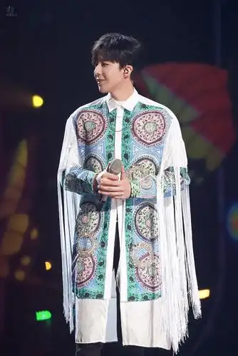 刘宇宁近期舞台照片分享