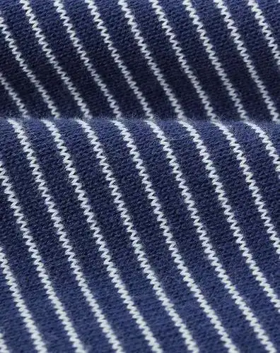 深藏蓝百搭修身条纹v领长袖针织衫