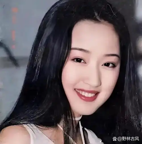 杨钰莹第一次上央视,工作人员被其美貌"吓到了",她当年有多美!