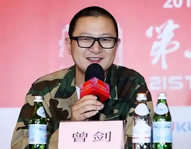 回顾曾剑娶二婚演员妻子梅婷婚后生一儿一女一家四口幸福甜蜜