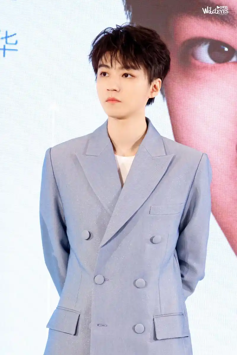 被问及在之后的作品中,最想挑战什么样的角色,王俊凯表示:"对我来说一