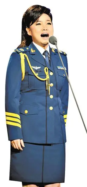 雷佳 总政歌舞团独唱演员,曾获第11届"青歌赛"职业民族唱法金奖