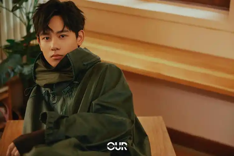 胡先煦派克服帅气写真图片,胡先煦图片-第4图