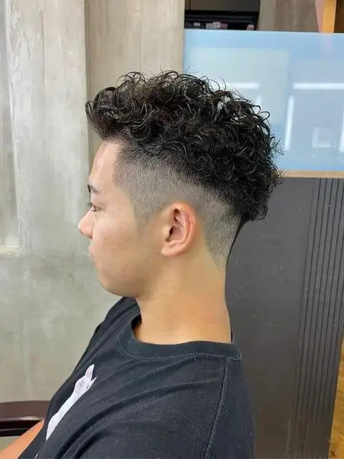 两侧铲短男发来了,头顶烫烫就是不一样,时尚还帅气|烫发|发型|短发