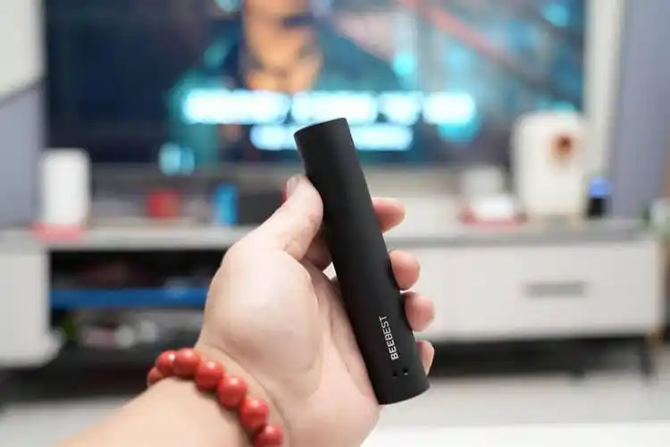 极蜂强光变焦手电筒从露营到骑行一站式满足你的全部照明需求