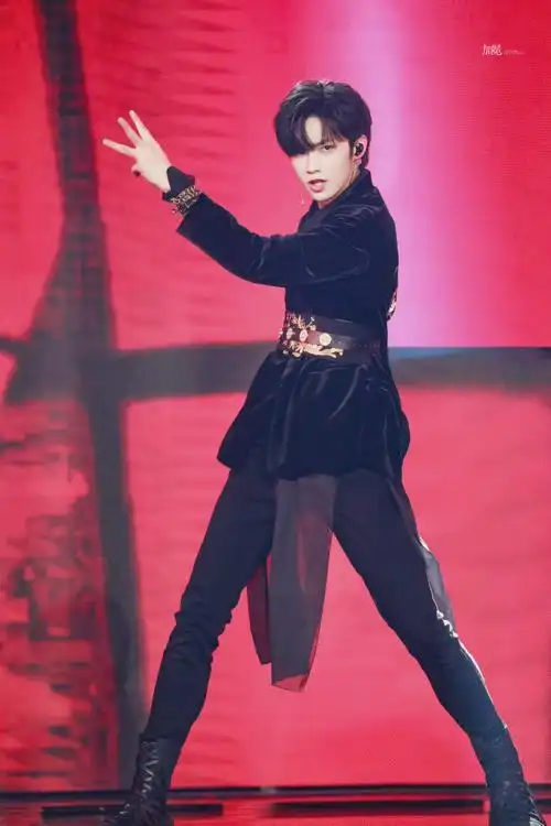 时代少年团新歌哪吒##刘耀文 时代少年团第一rap担