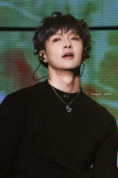 张艺兴唱小情歌不要太甜,听完这首《对面的女孩看过来》嘴都咧到后脑