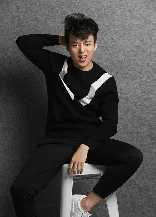 他在开心麻花3年演过话剧小品却让贾玲带上了春晚