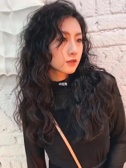 港式烫发_美女_百搭_帅哥_卷发_发型_时尚_发型