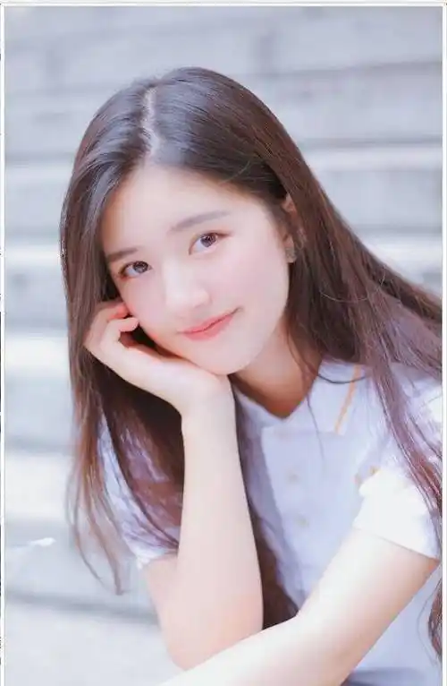 赵露思学生时代旧照曝光,截图放大看清她的五官,颜值真是逆天_造型