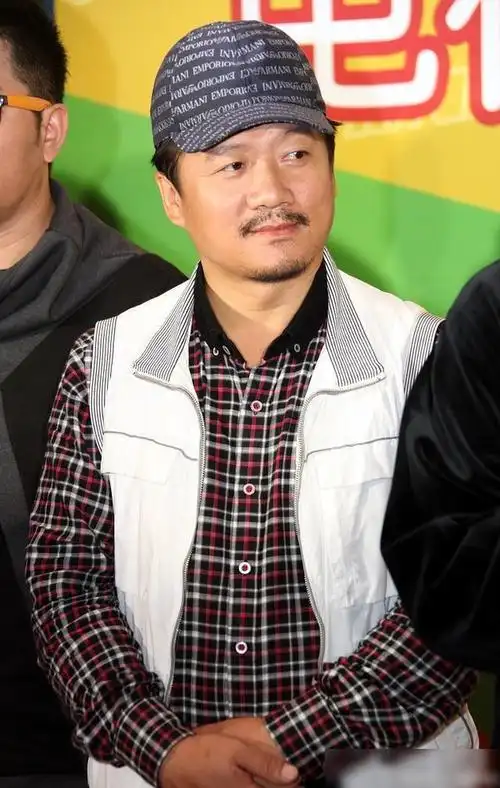 唐鉴军的成功不是仅塑造"谢广坤",真实的他可能会让你惊掉下巴