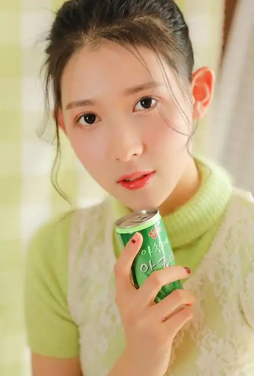 清纯美女,可爱,美腿,清新,甜美,养眼,俏皮,私房,高清,极品,丸子头