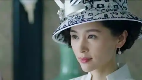 双刺吴佩欣穿上深v小礼服彭刚当场看呆了得此娇妻好福气