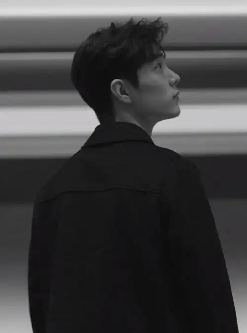 肖战##上汽奥迪品牌代言人肖战##肖战黑白大片拍摄花絮