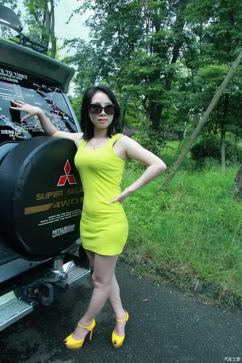 媳妇儿当车模 !记录老婆精彩瞬间!