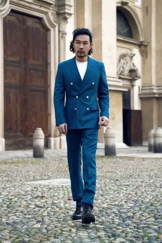 黄维德绅士大片上线 有型有款撩人心