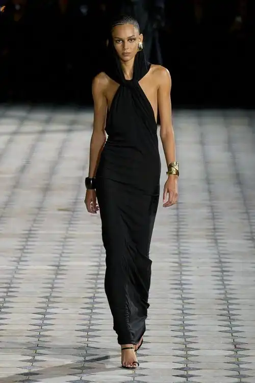 95# more fashionable##微博新潮计划#「2023春夏潮流元素——兜帽