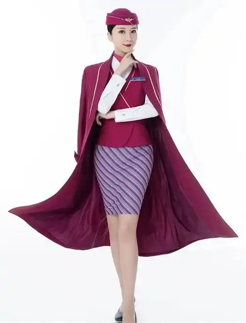 时尚空姐精致美丽的时尚空姐南方航空制服你们喜欢吗