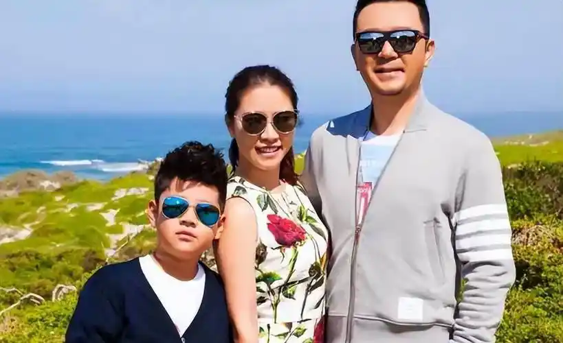 郭涛娶了圈外妻子,多年在自己的事业上不断奋斗,在生活上过好_郭在