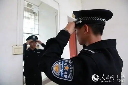 钦南区辅警:当百姓"安全卫士" 守护一方平安