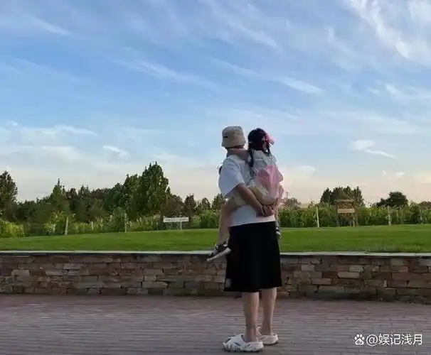 至今,黄磊,何炅,孙莉,马伊琍,辛芷蕾,黄渤,孙红雷,王一博,张艺兴等等