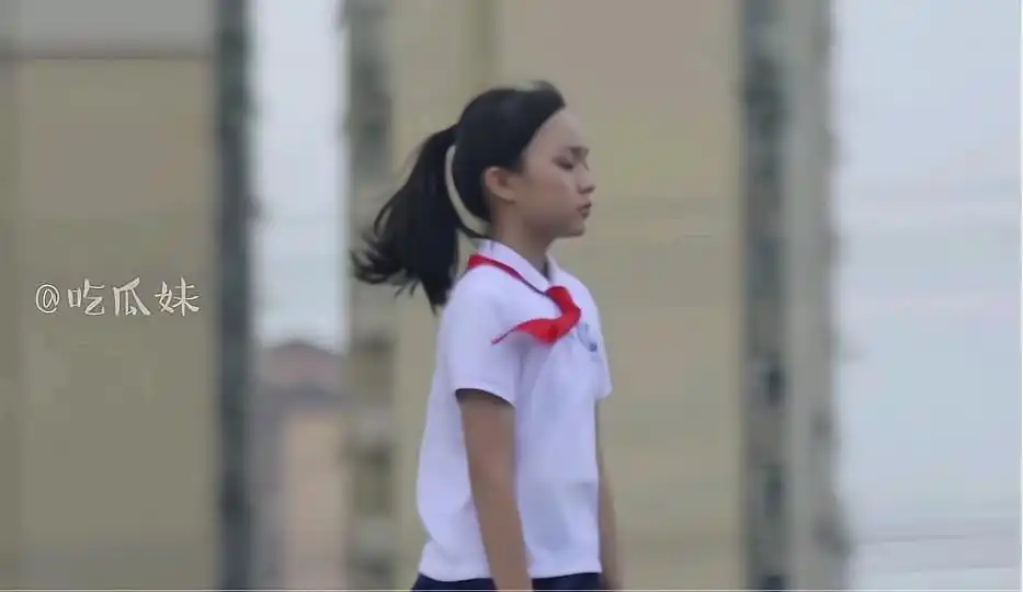 小舍得:欢欢带头孤立米桃,米桃抑郁回老家,欢欢内疚独自上天台