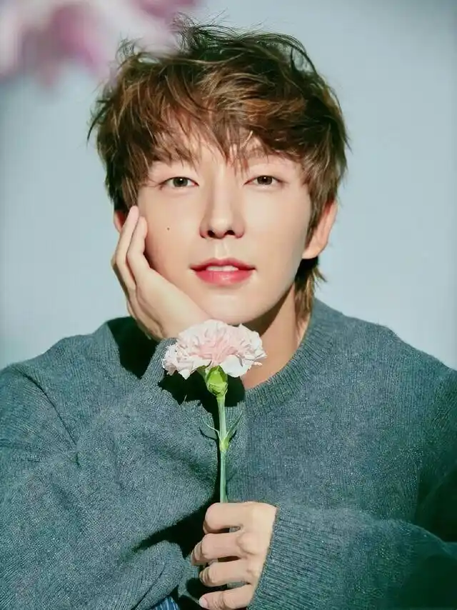 李准基是吃了防腐剂吗?38岁竟像28岁,这衣品真的好看到逆天啦!