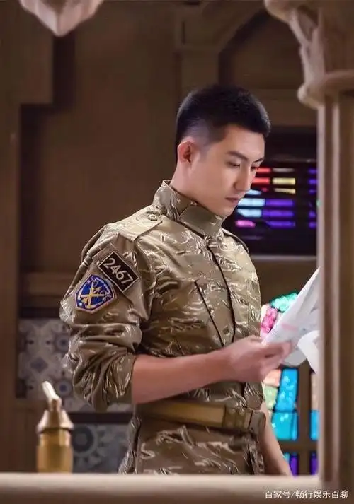 《爱上特种兵》新剧开播后,黄景瑜身材被网友嫌弃太壮硕?