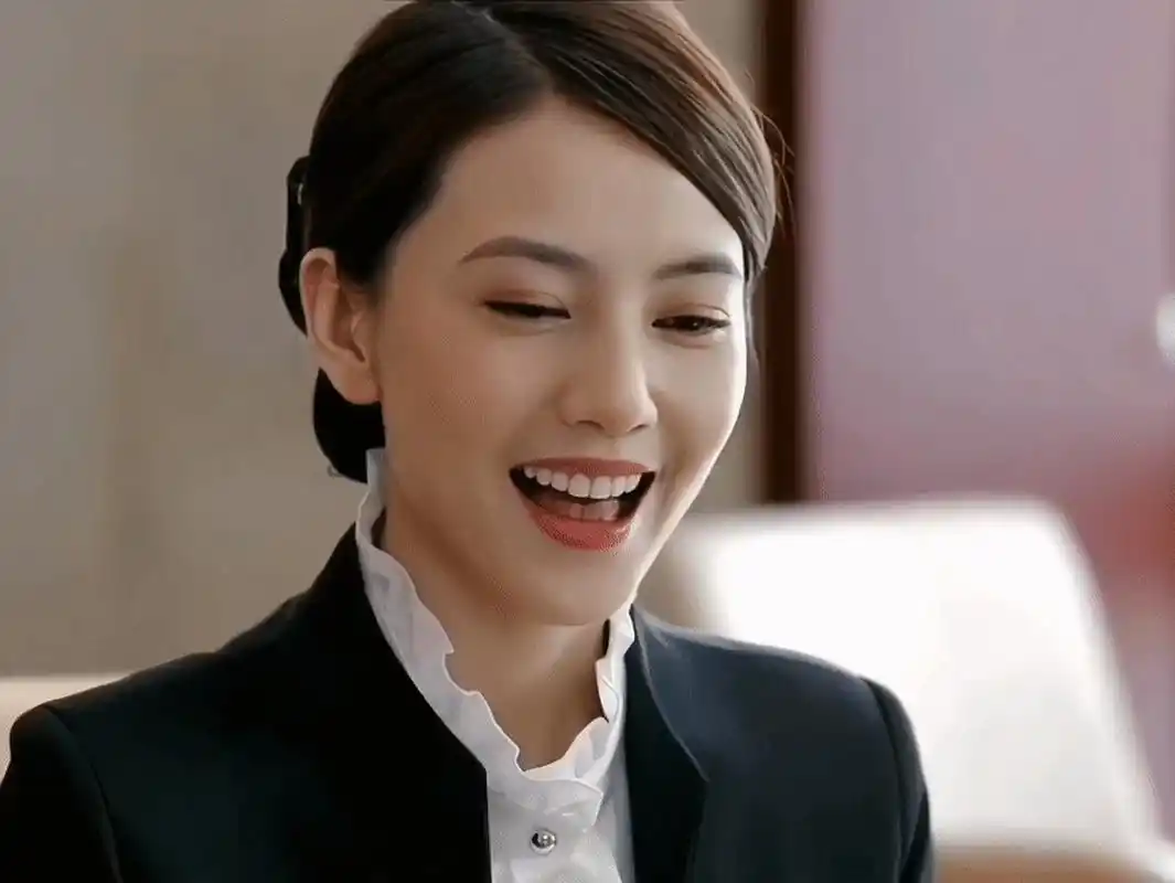 高圆圆:笑起来真好看!#明星# #高圆圆# #最美笑容