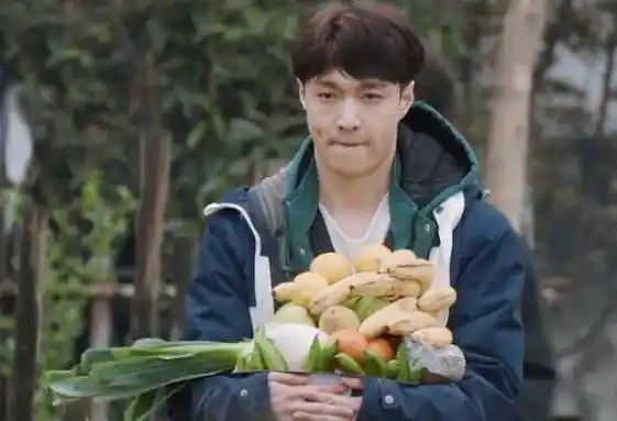 那英打趣张艺兴,你就是杨紫男朋友,连线杨紫借口洗菜喊小两口聊_黄磊