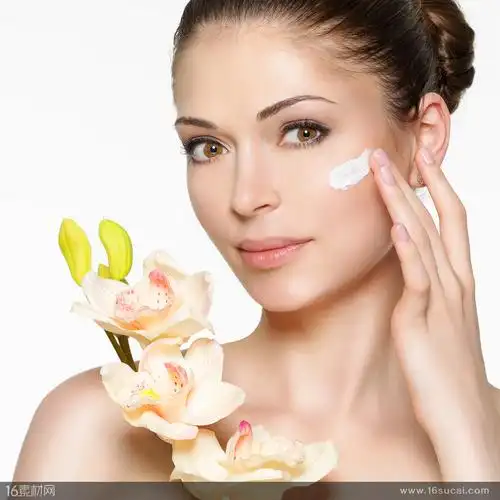 首页 高清图片 高清人物图片 关键词:花朵花卉抹护肤品的美女图片素材
