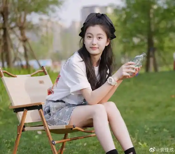 05后小花来要抢饭碗了!