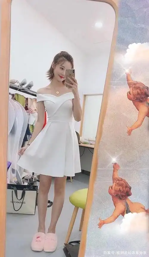 腾讯体育主播果果,知性优雅,大家觉得漂亮吗?