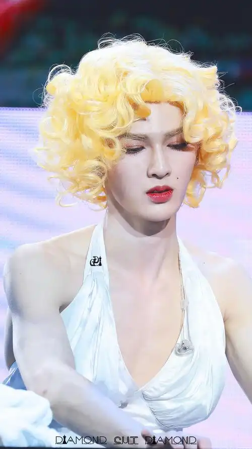 人间仙子朱正廷 cos梦露也是理想型