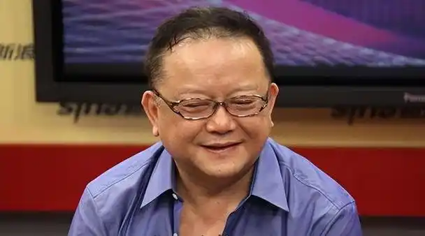 张铁林以《还珠格格》一剧广为人知,风靡全国.