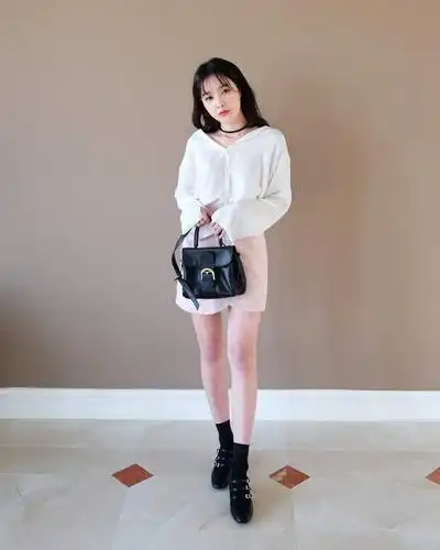 一米五矮个子女生穿衣搭配 春季穿出甜美女神范儿