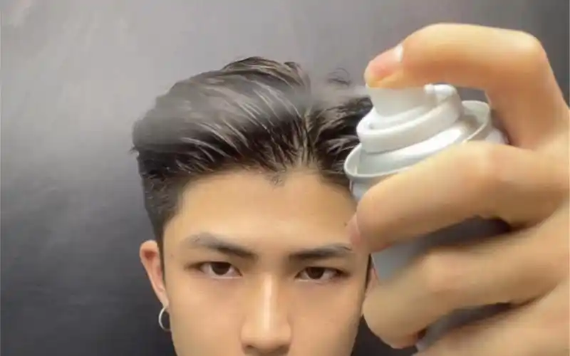 男生三七侧背造型手法