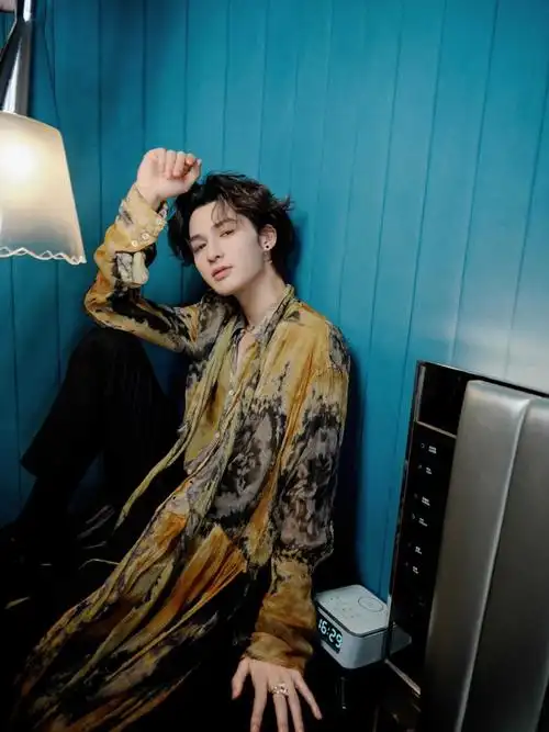 西安星耀曲江演唱会##朱正廷是雕吗