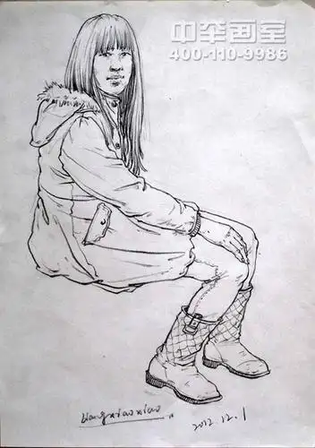 女青年侧身坐姿速写作业——天津中举画室高考美术资讯网