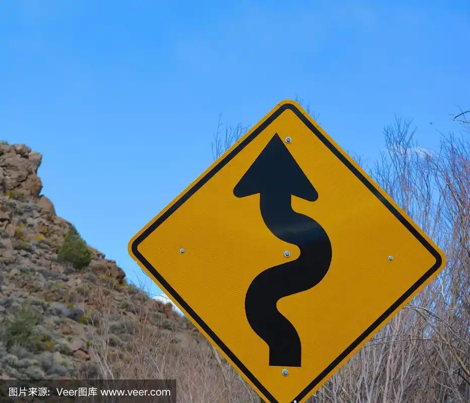 黄色弯道标志