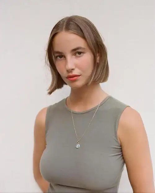 英国美女模特amelie 挣脱世俗的烦恼|衣架子|amelie_网易订阅