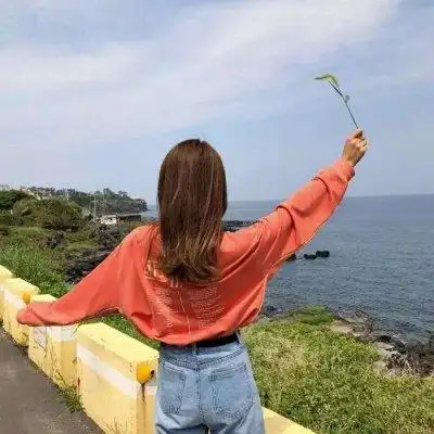 南曦女生海边背影头像